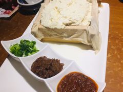 -95号酱骨·一块豆腐(展春园西路店)