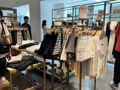 -URBAN REVIVO(北京斯普瑞斯奥特莱斯店)