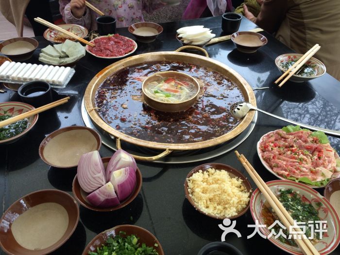 重庆红板凳火锅图片