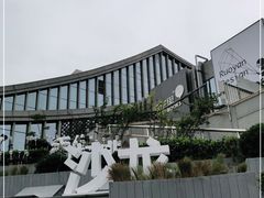 -新华里咖啡书吧(新华书店小寨店)