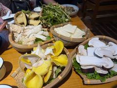 -民食香·腊排骨野生菌美食(木府店)