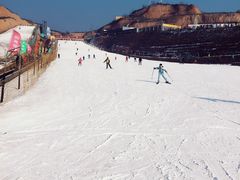-采薇庄园四季滑雪场