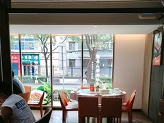 -阿瓦山寨·湘菜现炒·剁椒鱼头王(咸阳总店)