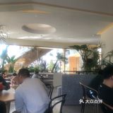 上菜比较慢。有很多年轻夫妇带着小朋友来吃饭