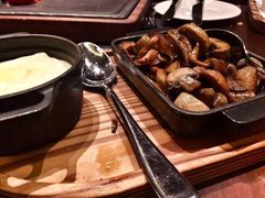 -恰餐厅及酒吧 CHAR Bar & Grill (北京丽都皇冠假日店)