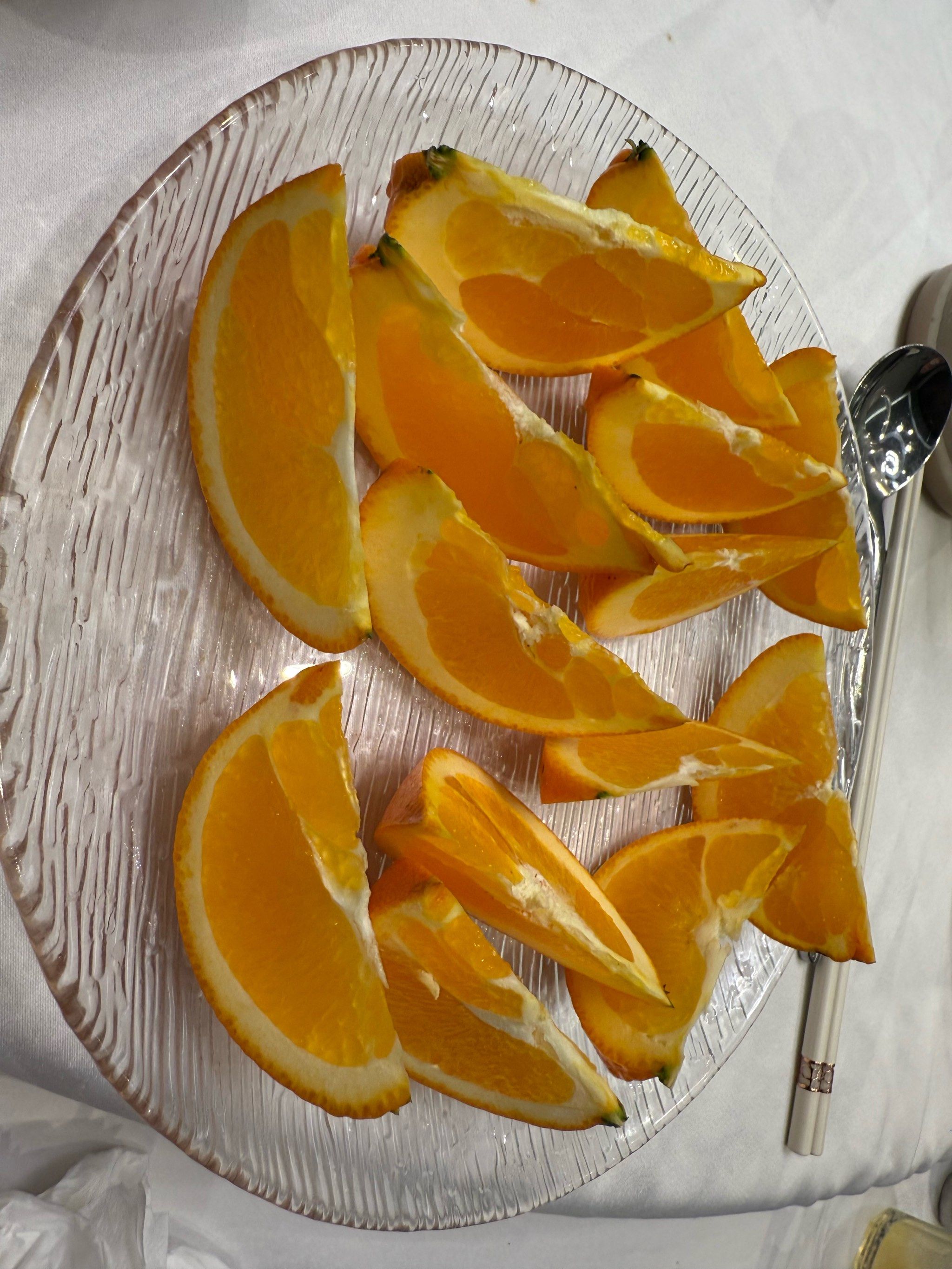 一盘88元的果盘就两个橙子!