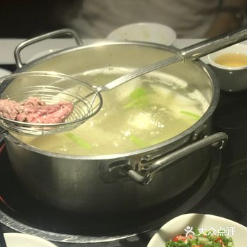 刷一下就可以吃了哈哈！汤底是大骨汤