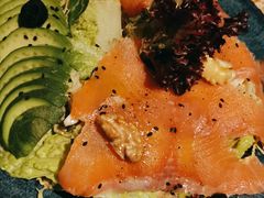 牛油果烟熏三文鱼沙拉-BE BRIGHT KITCHEN(正佳广场店)