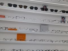 -美式眼镜·授权蔡司.依视路.尼康.豪雅.明月(南翔印象城店)