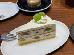 葡萄树莓酱奶油蛋糕-black rainbow coffee