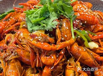 今天和朋友去吃了小龙虾，因为和朋友太馋小龙虾了