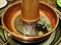-洞庭洲·防空洞火锅·烧烤·铜锅涮肉(新百广场店)