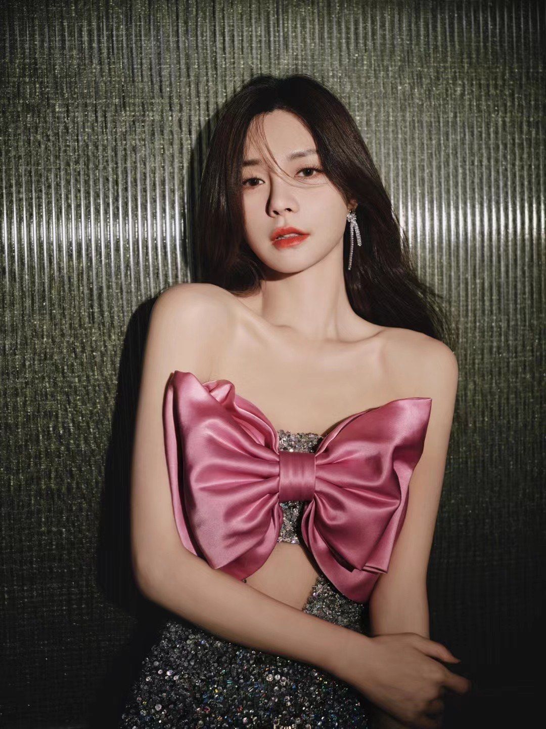 这是沈梦辰2024第一套礼服,湖南卫视跨年晚会