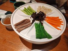 鸡丝凉米线-云海肴·汽锅鸡·云南代表菜(天山百盛优客店)