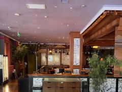 -八府香鸭·啫啫煲(华山路店)