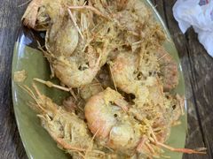 咸蛋黄炒虾-贞姨美食·老字号海鲜大排档