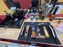 -Devilhands Barbershop男士理容店