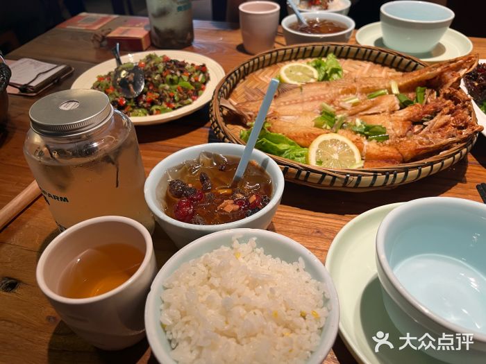 缘生态云南菜·野生菌庭院餐厅(华侨城店)香茅草烤鱼图片