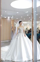 -台湾蔡美月婚纱租赁