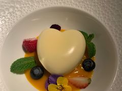 -弦月窗LUNETTE BY AMANDA(复兴路店)