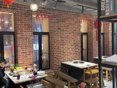 -钢管厂五区小郡肝串串香火锅(人民广场店)