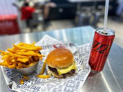 老传统汉堡-TRIPS BURGER(大钟寺店)
