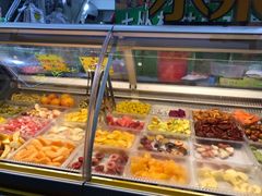 自助取餐区-老炳·七丛松甘草水果