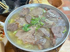 -金卯白肉罩火烧