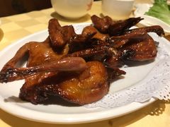 招牌烤乳鸽-石岐佬中山菜馆(张溪店)