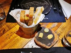 餐前包-AZUL by FUEL蓝色·法式酒馆(琶醍店)