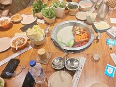 -东巴婆婆云南鱼豆花火锅(大东门店)