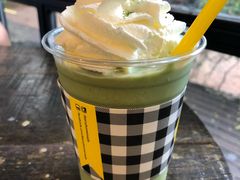 -莓园冰淇淋店