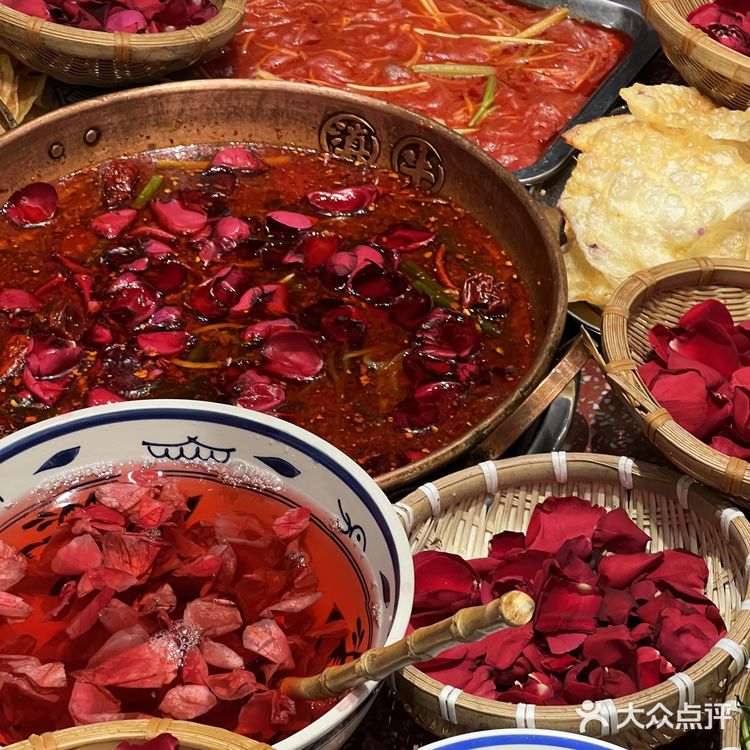 合生汇这家玫瑰火锅我真的会哭！！
