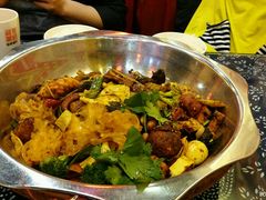 -愉肴麻辣香锅(中山路店)