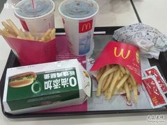 -麦当劳(轻轨曹杨路店)