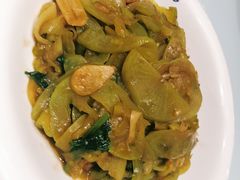 青柿子炒五花肉-新海渔港·胶东海鲜家常菜·家宴(奥体中心店)