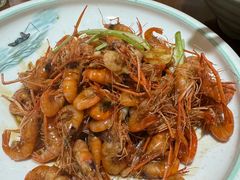 油爆河虾-小小饭店·休闲农庄·安吉松树林里的农家菜