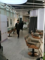 -PE SALON 