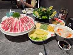 -德天肥牛海鲜火锅(城西银泰店)