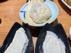 -方国老头包子·39年威海本地老字号•小船海鲜疙瘩汤