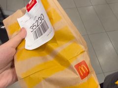 -麦当劳(上海虹桥站30B检票口楼上)
