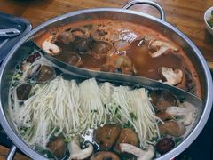 -苗伯妈酸汤火锅