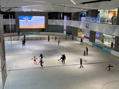 -冰纷万象滑冰场(南山万象天地店)