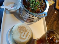 -豪享来中西餐厅(延安东路店)