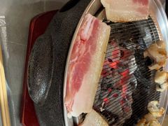 -围炉肉舍•炭烤活鳗•丹东海鲜烤肉(步行街店)