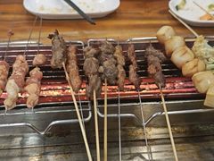 -哈尔滨小酒馆·鲜肉现穿自助烧烤(康新花园店)