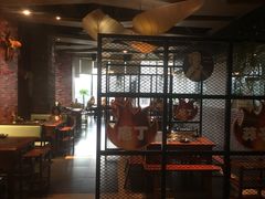 大堂-莽子老火锅(大坪店)