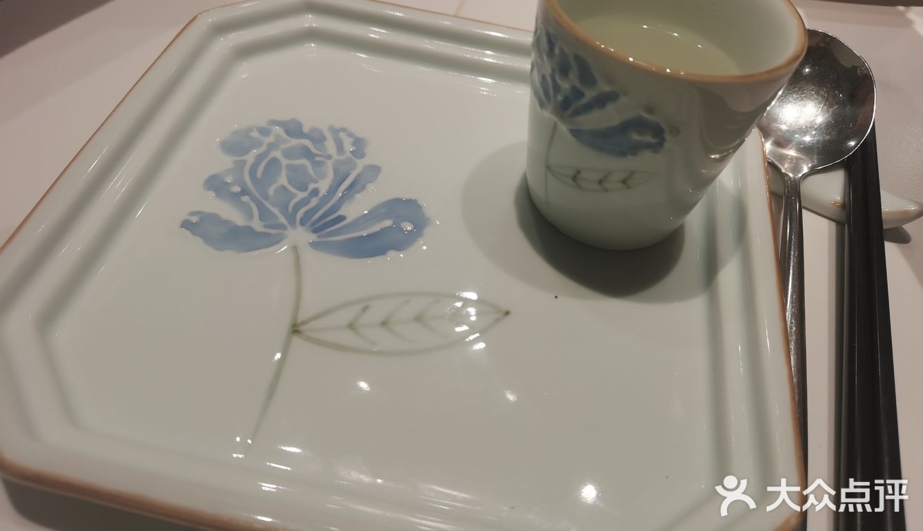 很不错的川菜，每一道菜都非常的正宗非常赞，尤其是夫妻