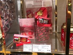 零售区-VENCHI 闻绮(上海佛罗伦萨小镇店)