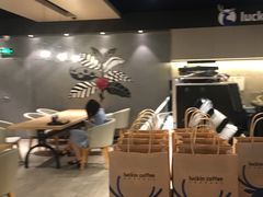 -瑞幸咖啡(新世界中心店)